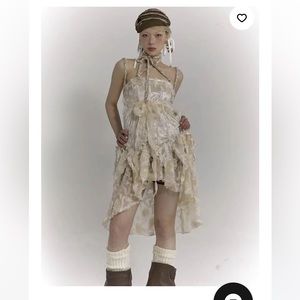 Gorgeous velvet dress with rose details